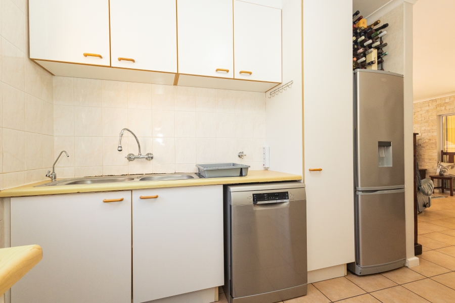 3 Bedroom Property for Sale in The Crest Western Cape